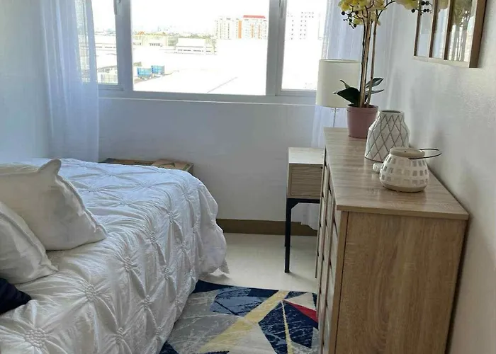 Apartment South Residences Tower 4, Pinas Manila